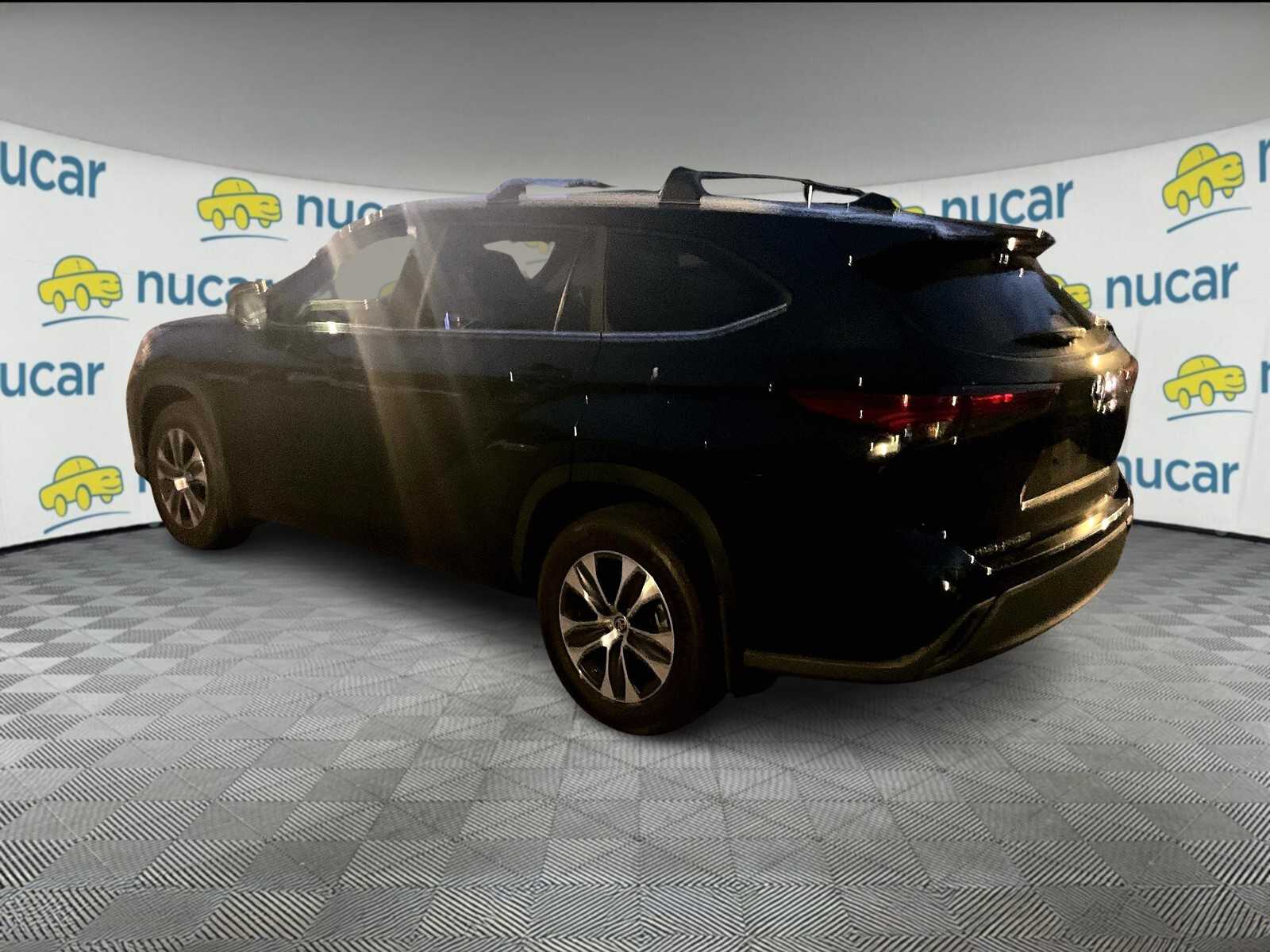 used 2023 Toyota Highlander car, priced at $39,987