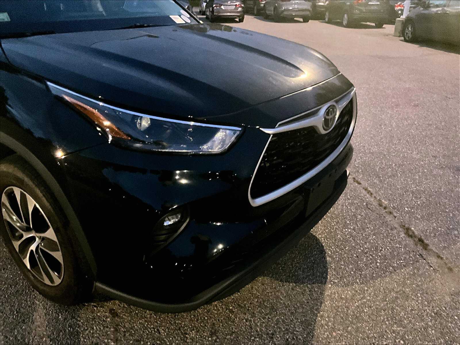 used 2023 Toyota Highlander car, priced at $39,987
