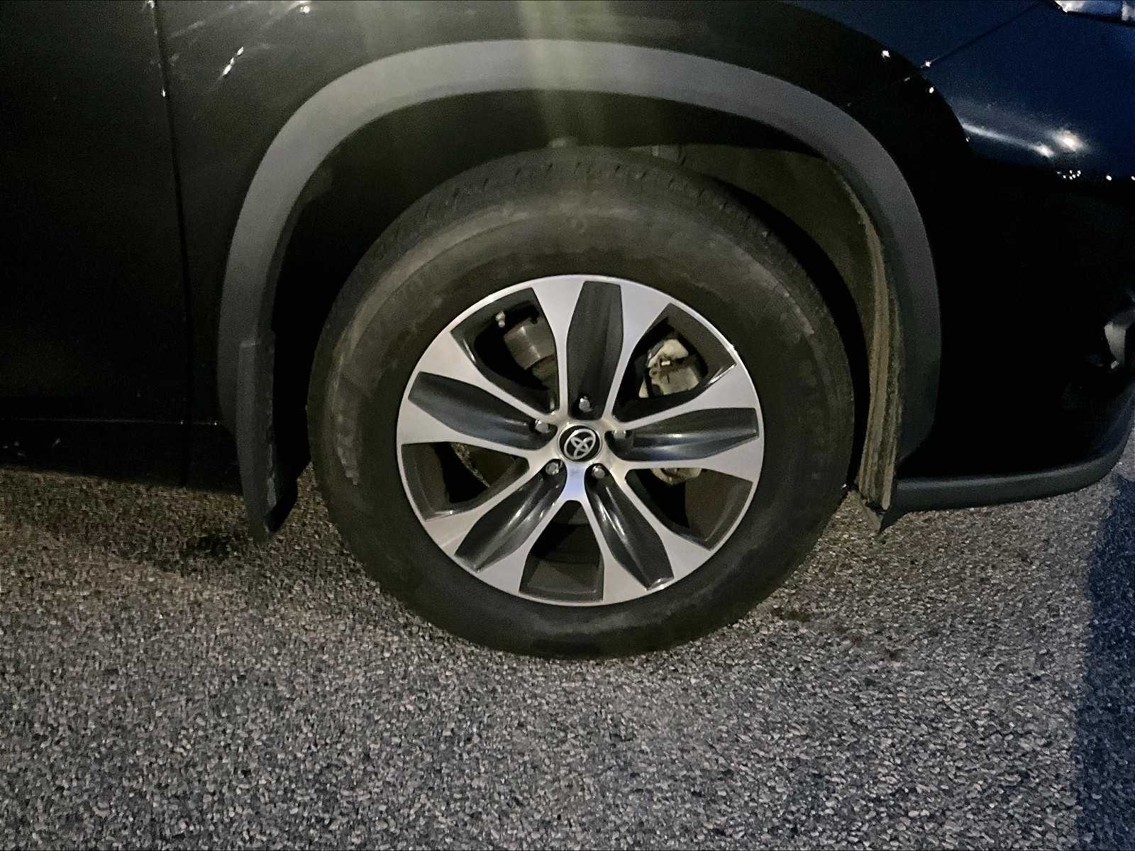 used 2023 Toyota Highlander car, priced at $39,987