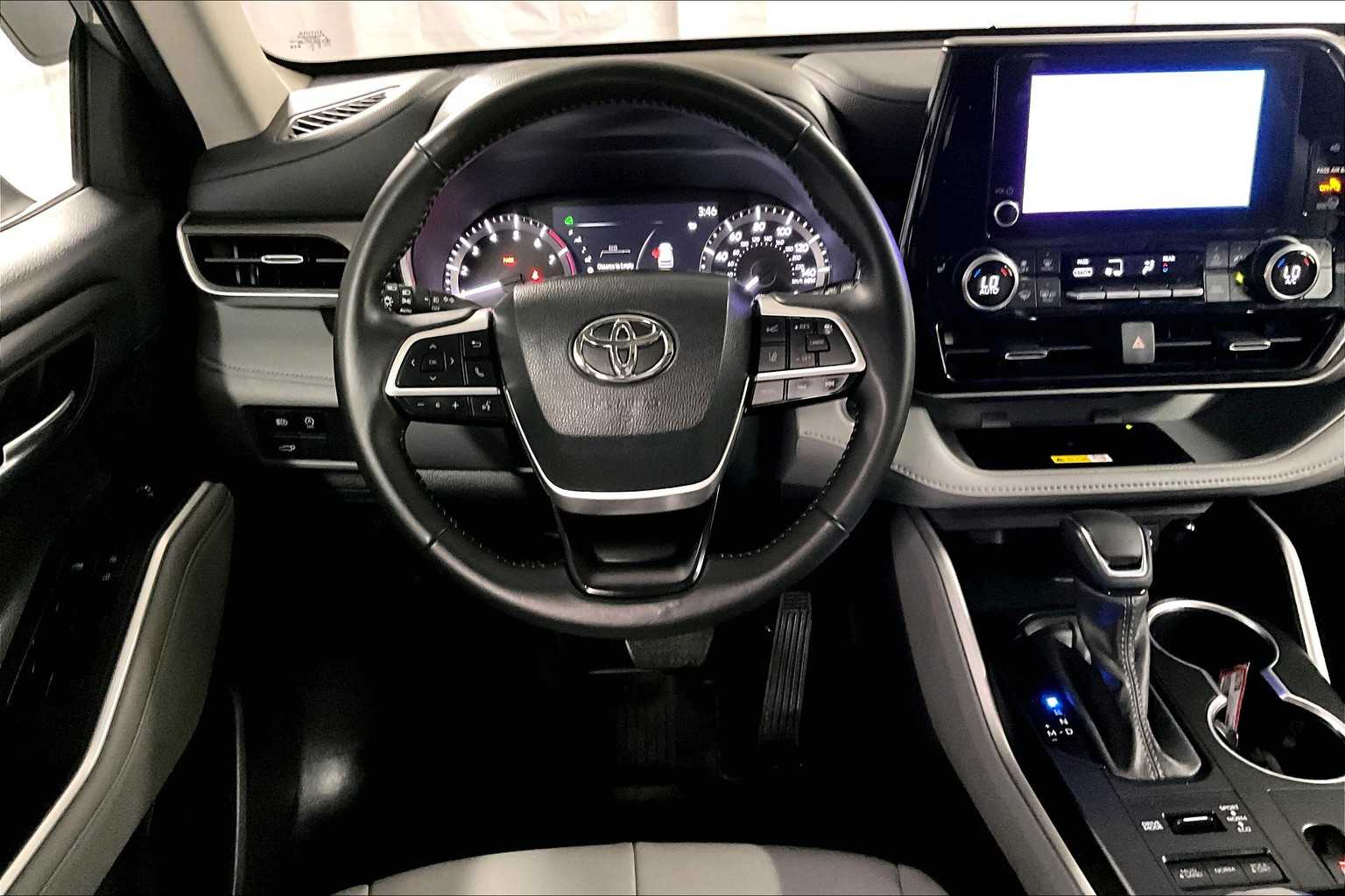 used 2024 Toyota Highlander car, priced at $41,519