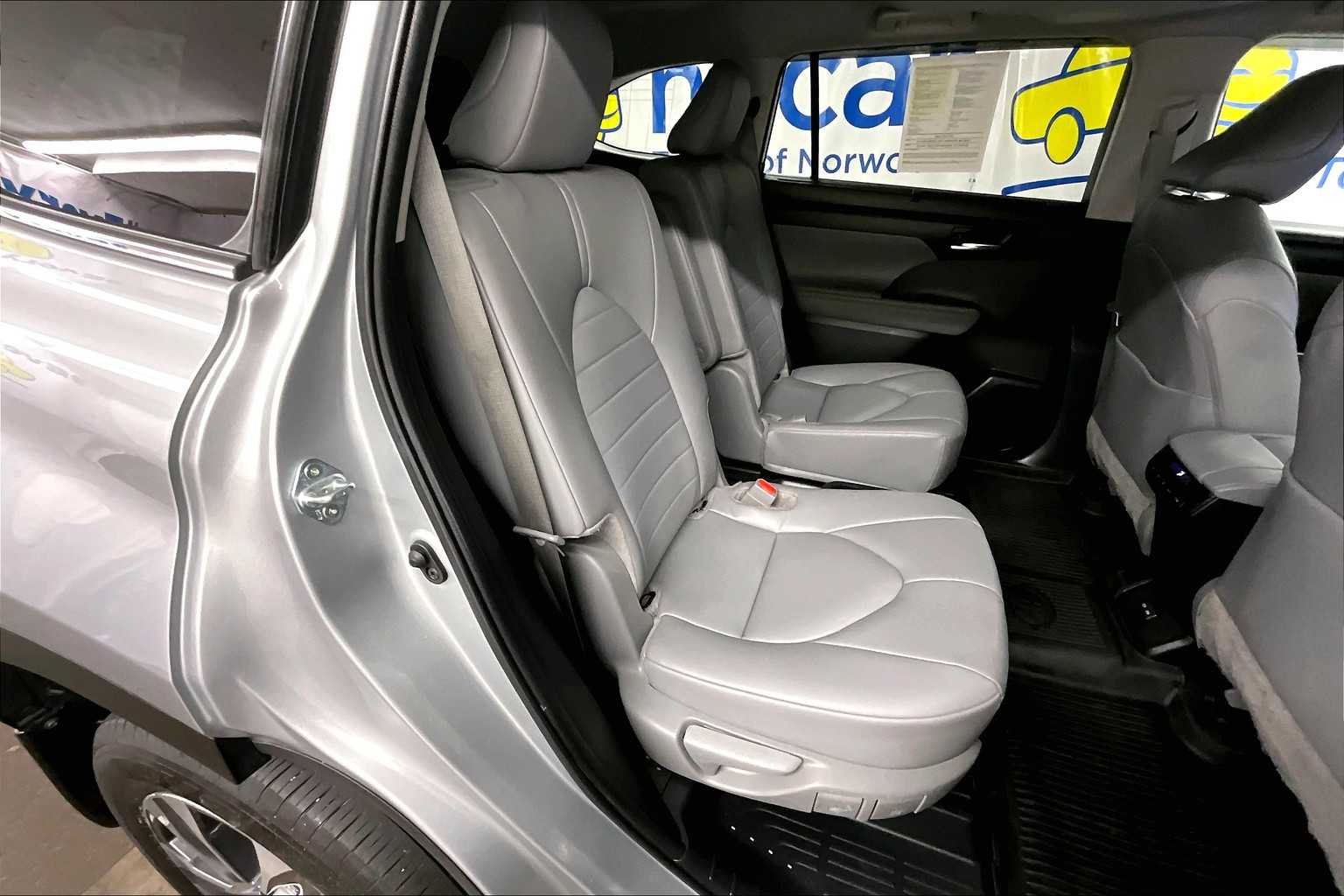 used 2024 Toyota Highlander car, priced at $41,519