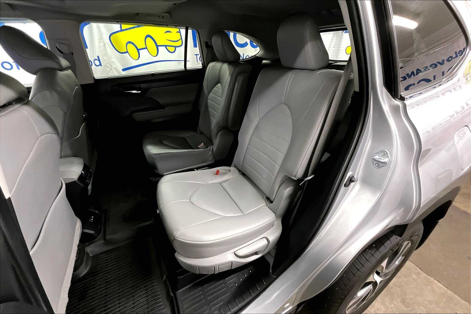 used 2024 Toyota Highlander car, priced at $41,519