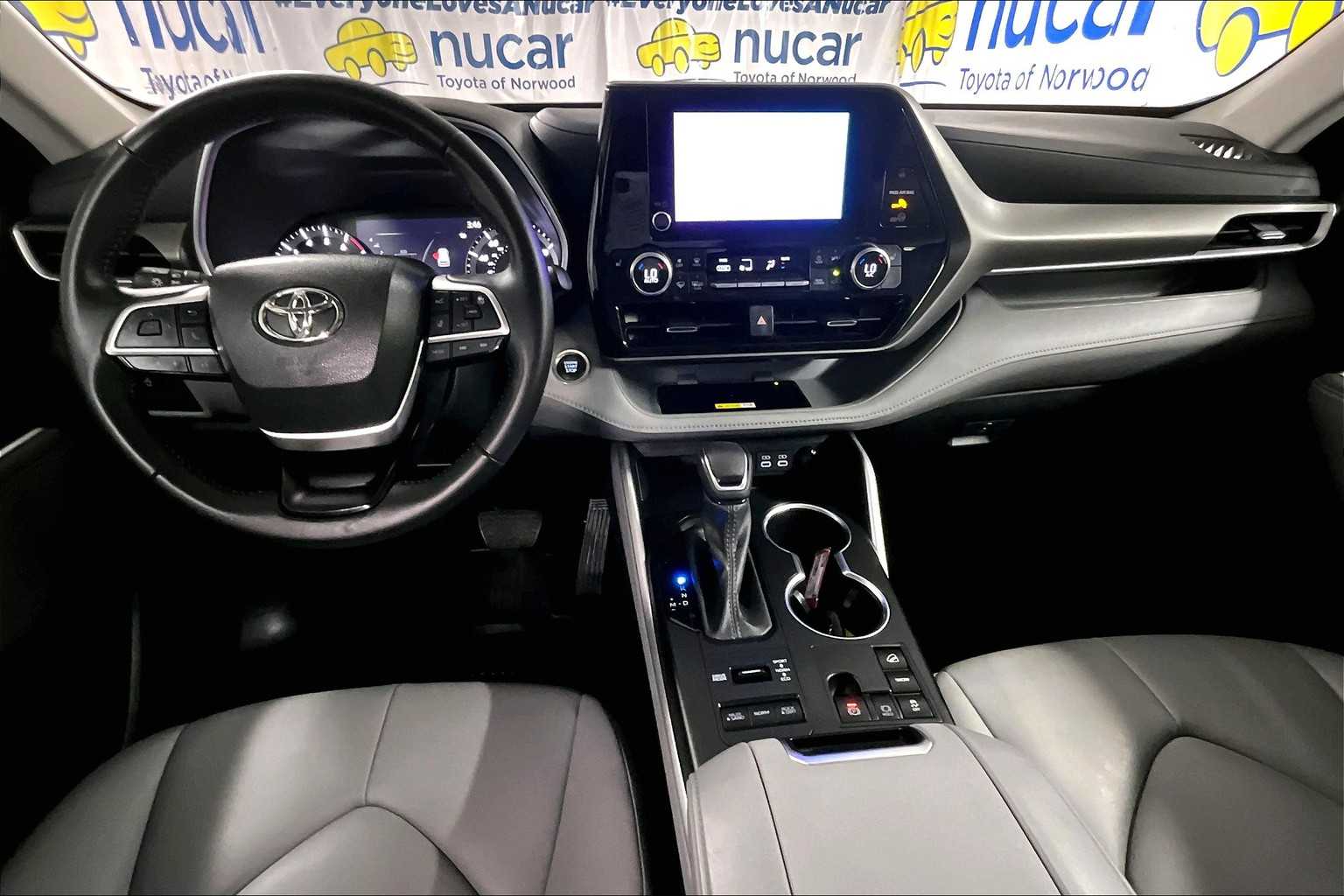 used 2024 Toyota Highlander car, priced at $41,519