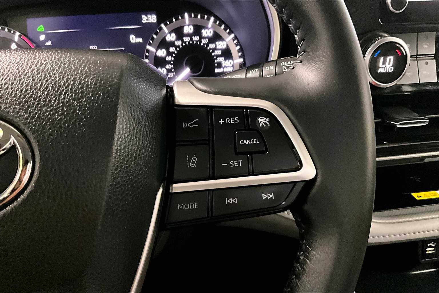 used 2024 Toyota Highlander car, priced at $41,519