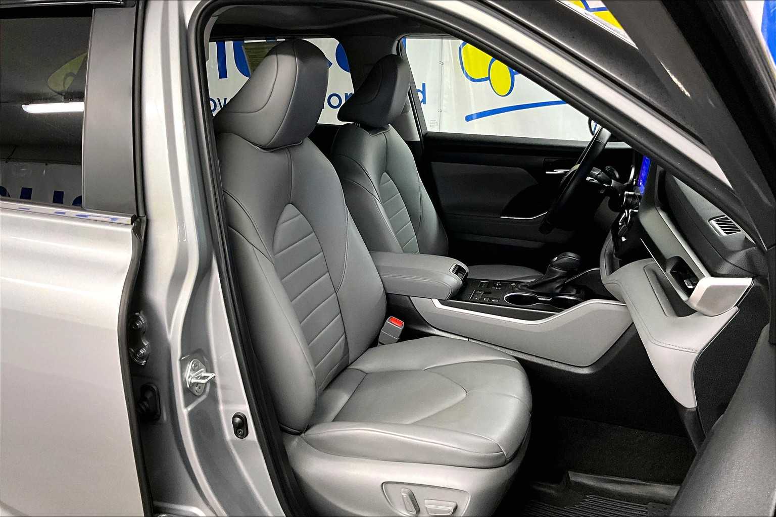 used 2024 Toyota Highlander car, priced at $41,519