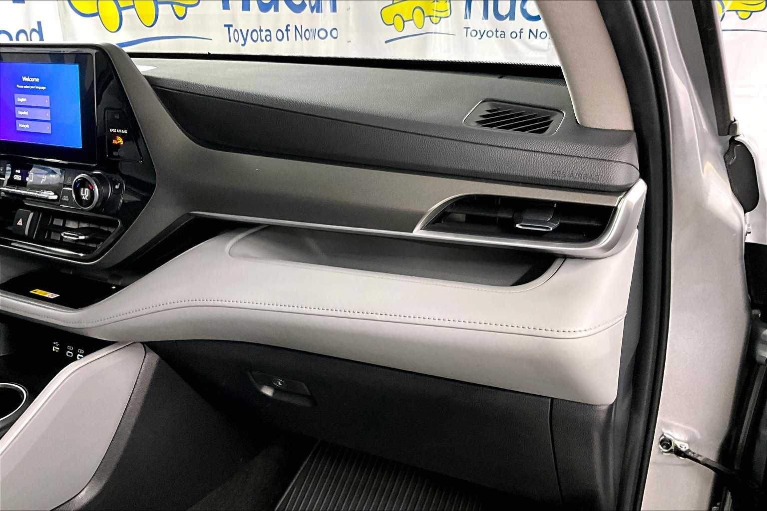 used 2024 Toyota Highlander car, priced at $41,519