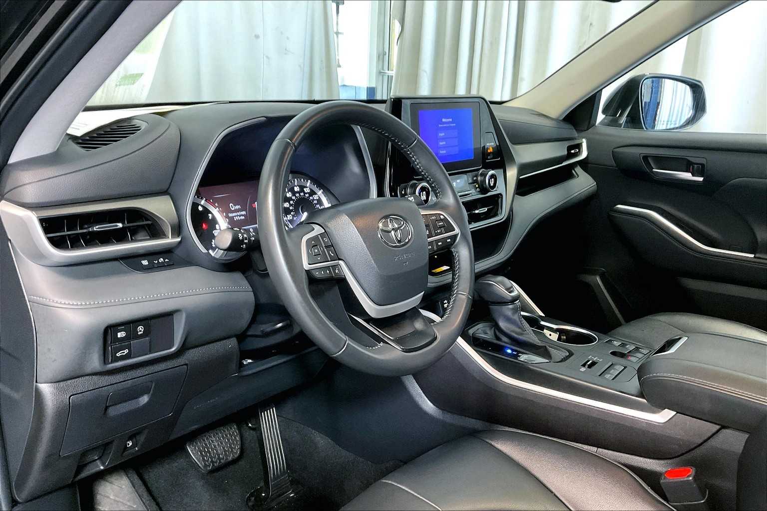 used 2024 Toyota Highlander car, priced at $42,805