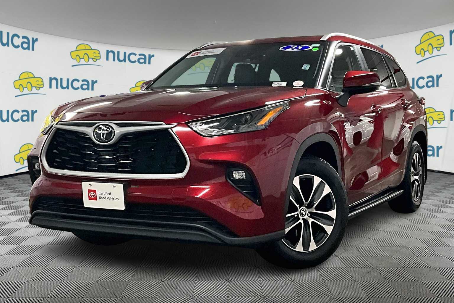used 2025 Toyota Highlander car, priced at $46,900