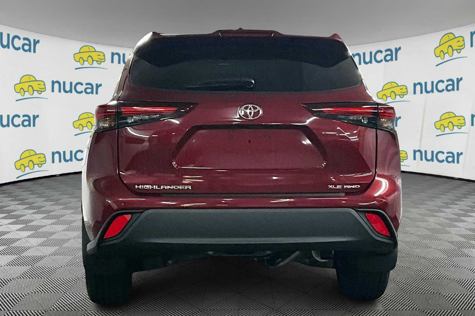 used 2025 Toyota Highlander car, priced at $46,900