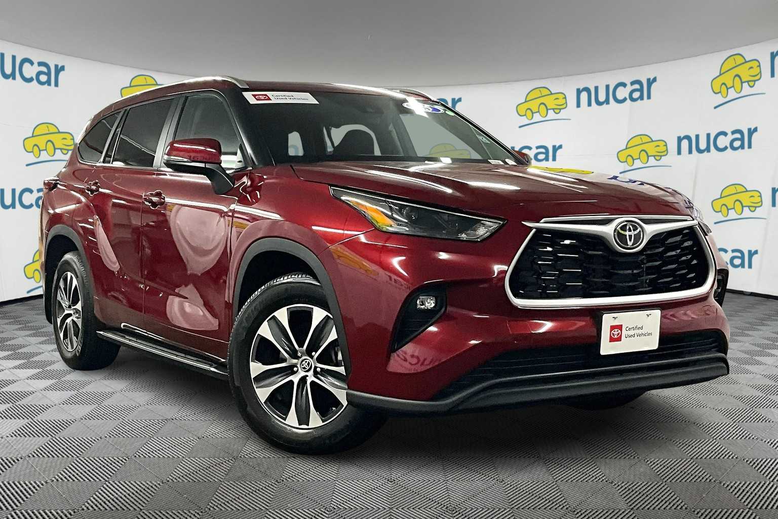 used 2025 Toyota Highlander car, priced at $46,900
