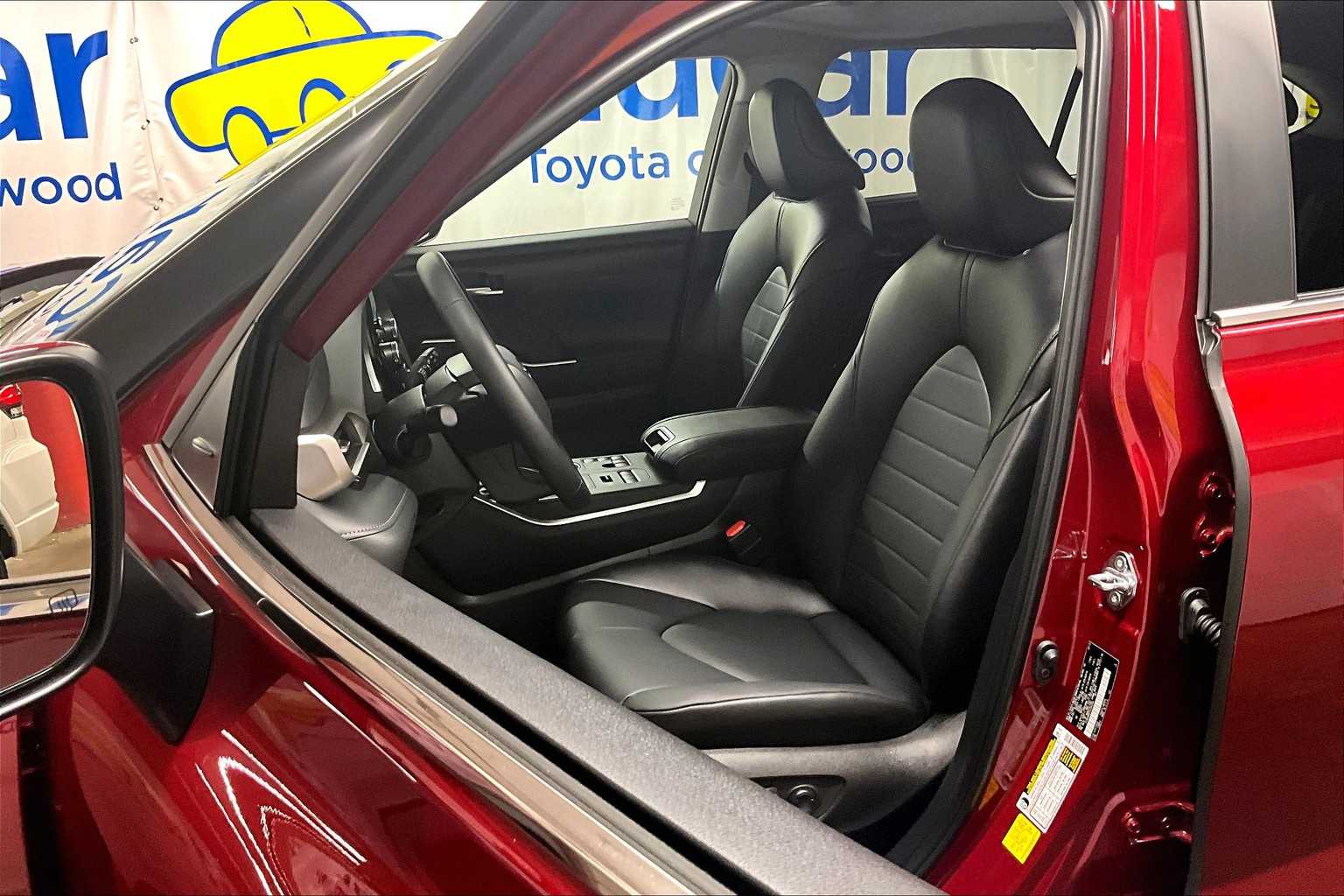 used 2025 Toyota Highlander car, priced at $46,900