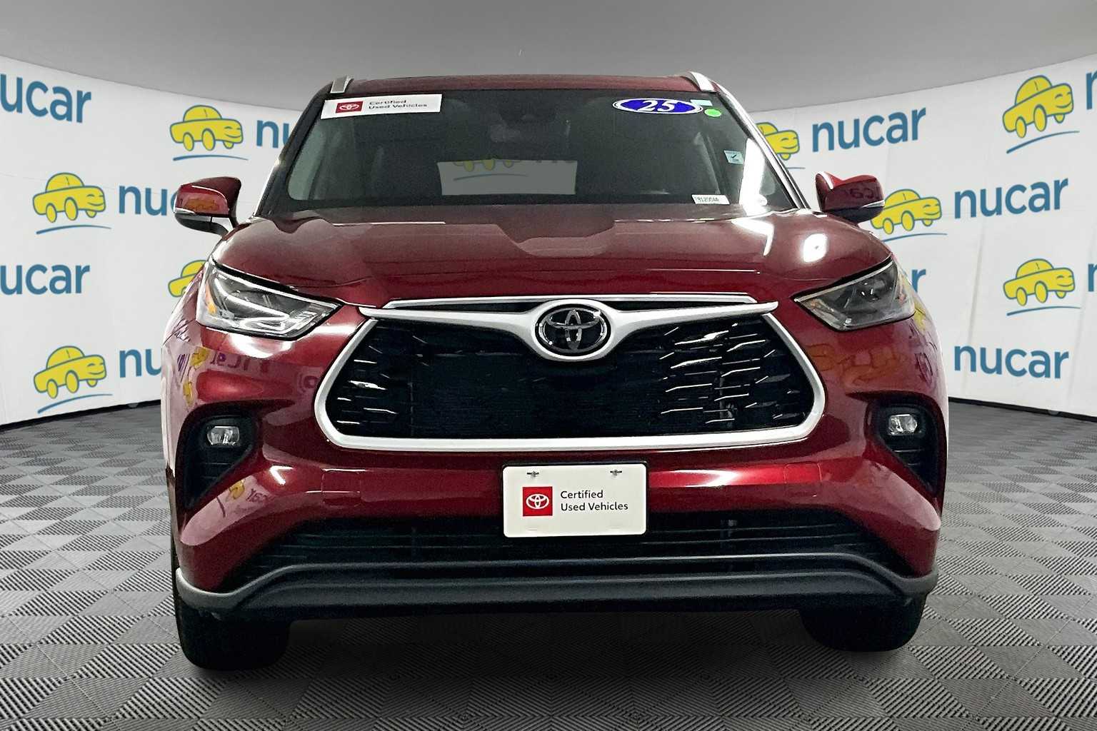 used 2025 Toyota Highlander car, priced at $46,900