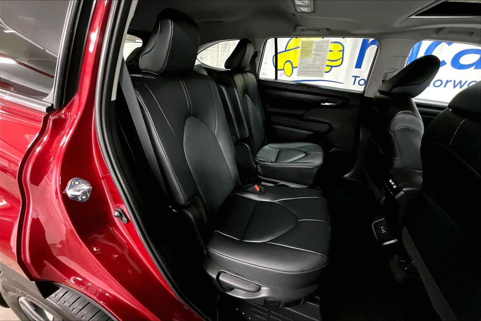 used 2025 Toyota Highlander car, priced at $46,900