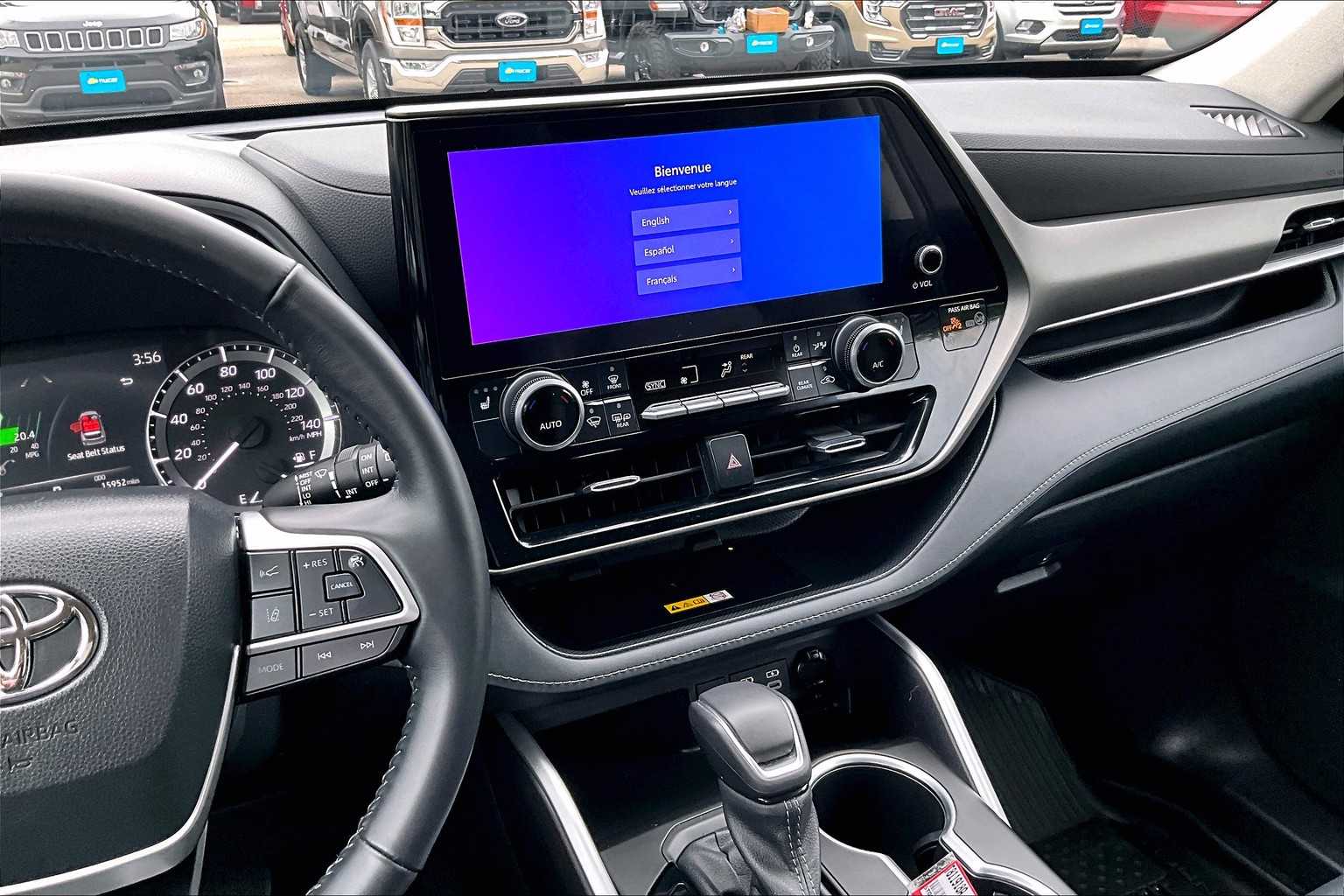 used 2023 Toyota Highlander car, priced at $36,777
