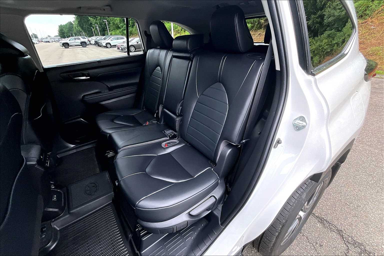 used 2023 Toyota Highlander car, priced at $36,777