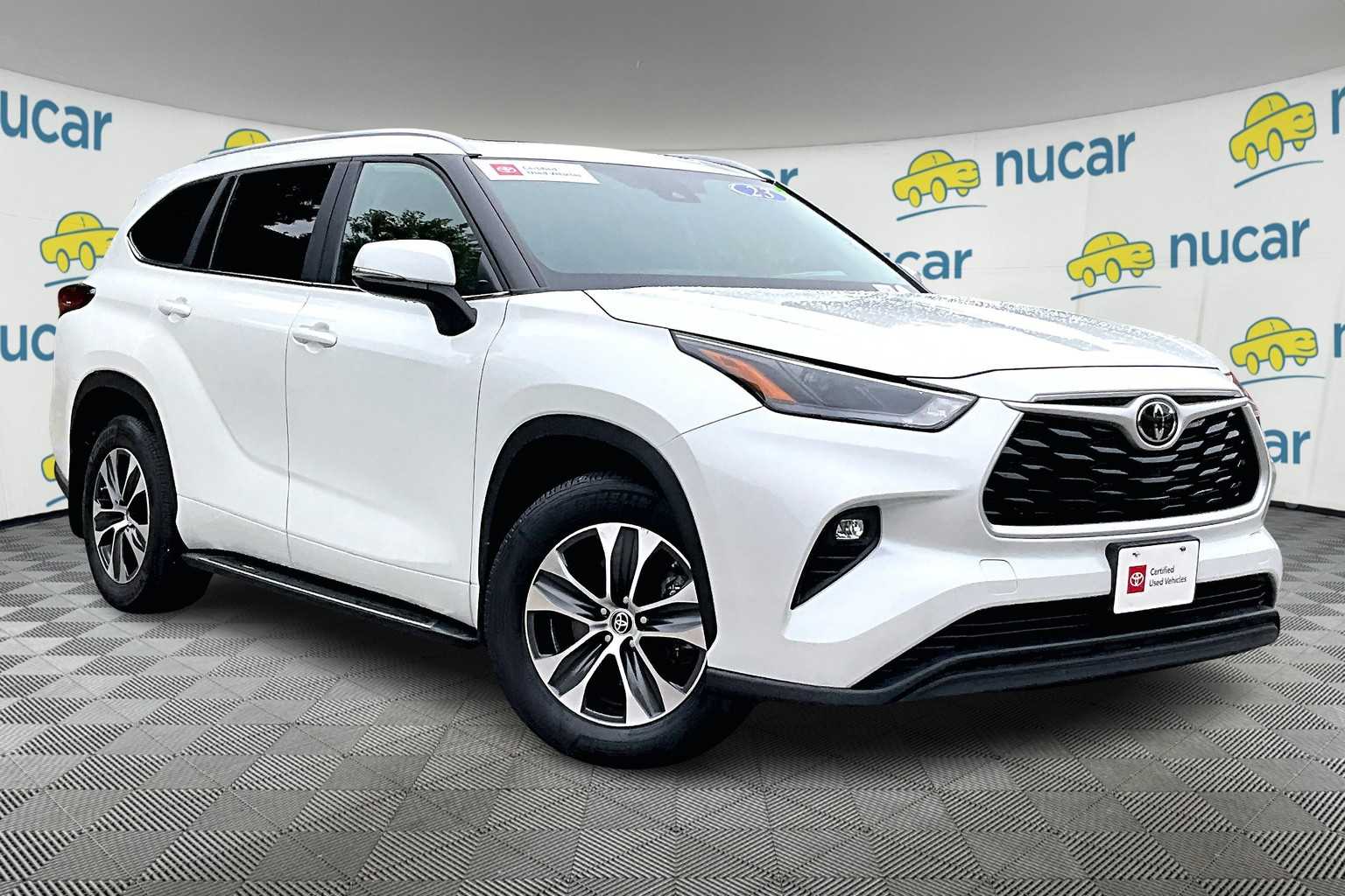 used 2023 Toyota Highlander car, priced at $36,777