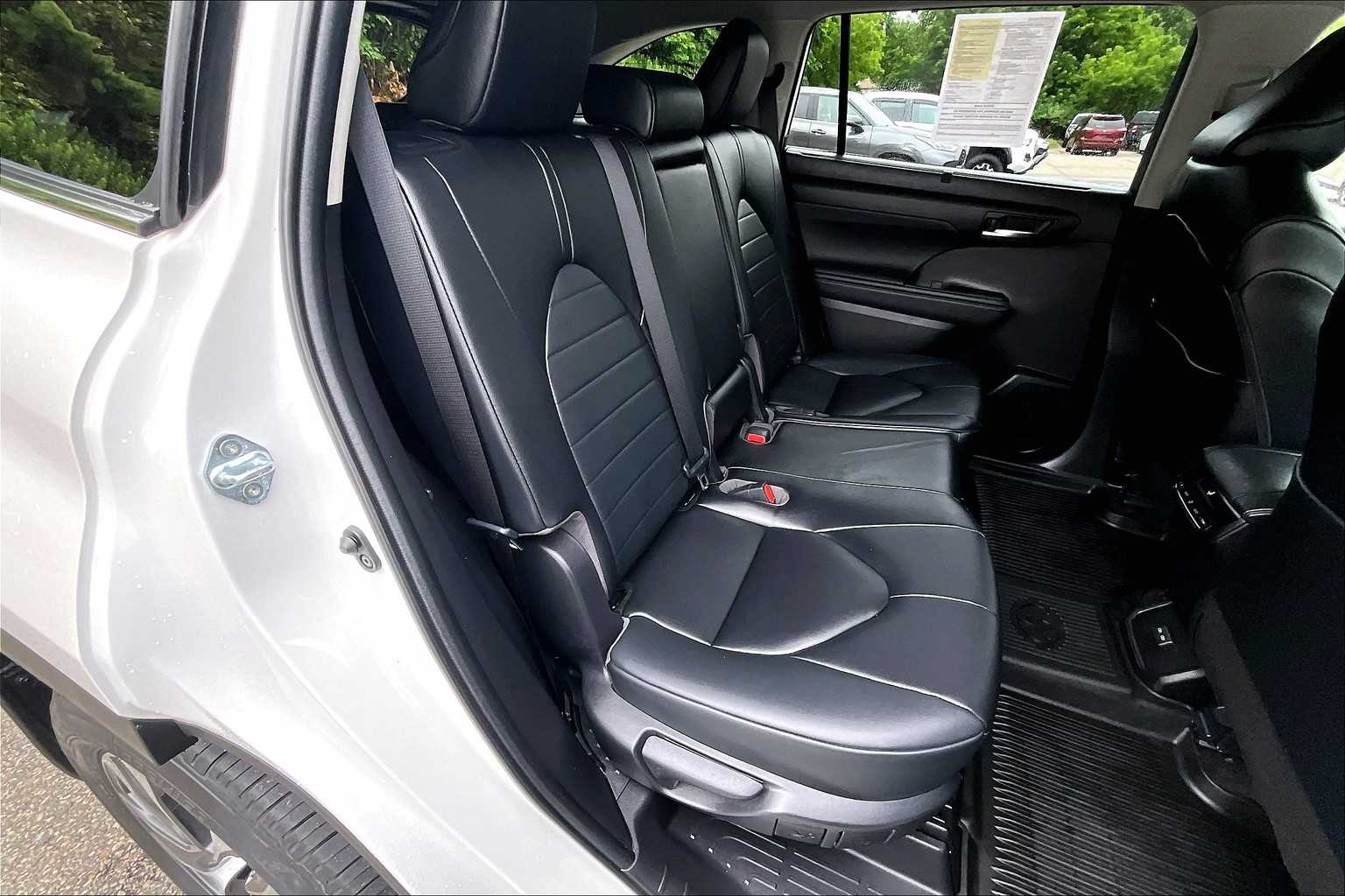 used 2023 Toyota Highlander car, priced at $36,777