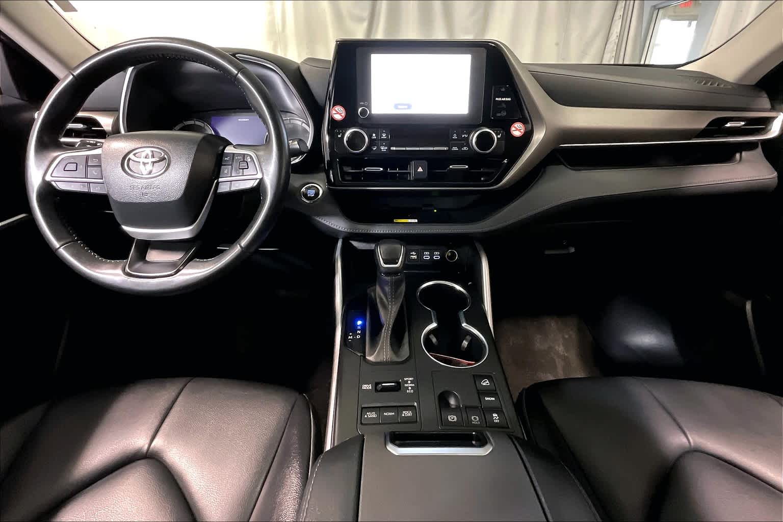 used 2023 Toyota Highlander car, priced at $38,677