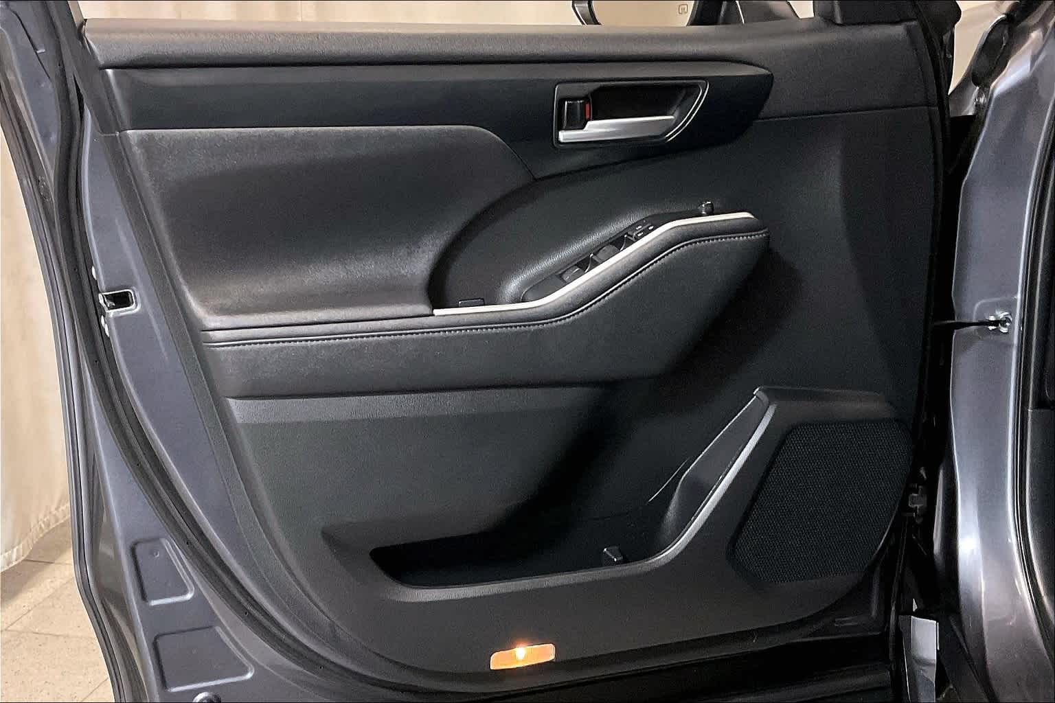used 2023 Toyota Highlander car, priced at $38,677
