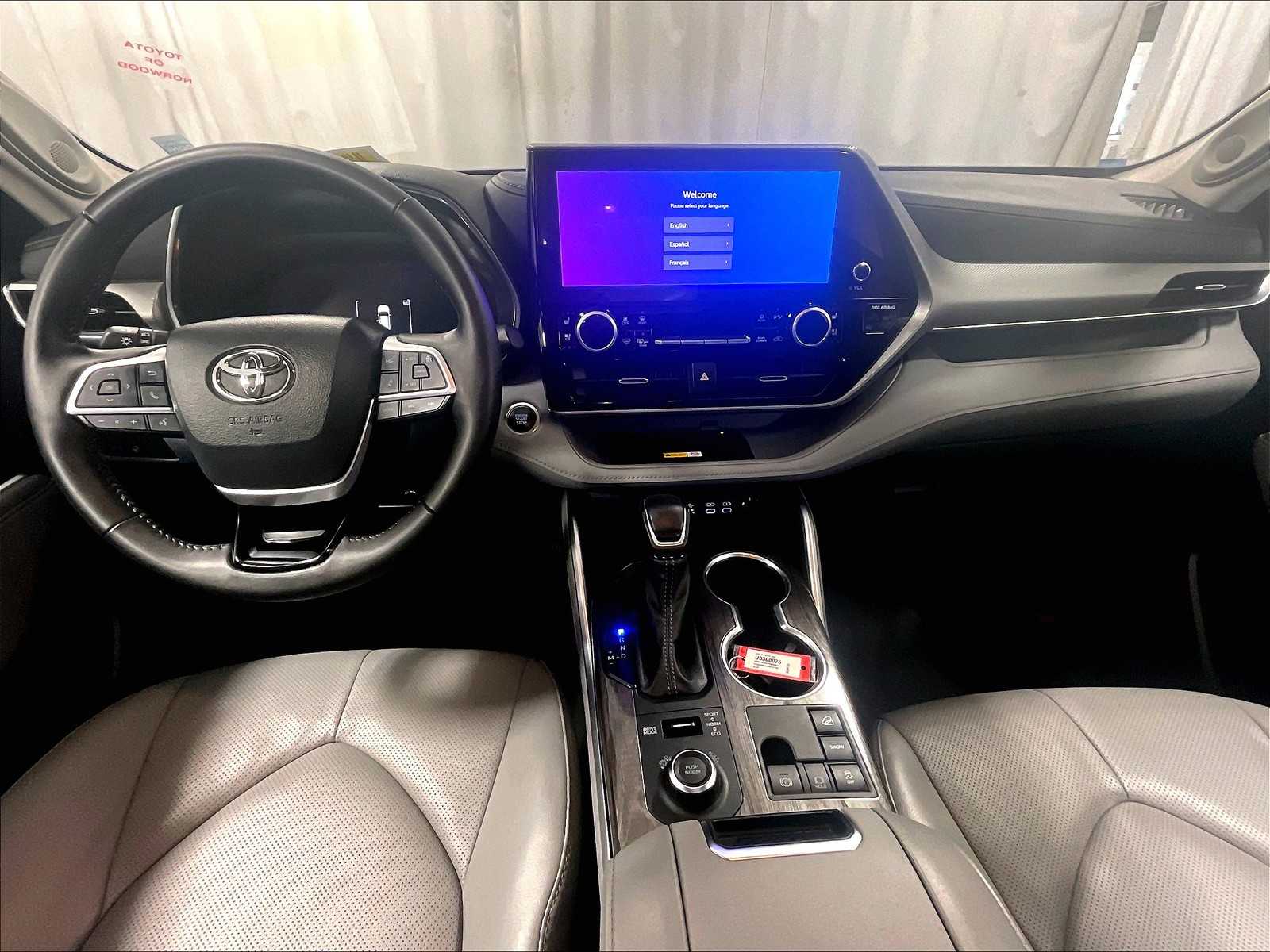 used 2024 Toyota Highlander car, priced at $49,394