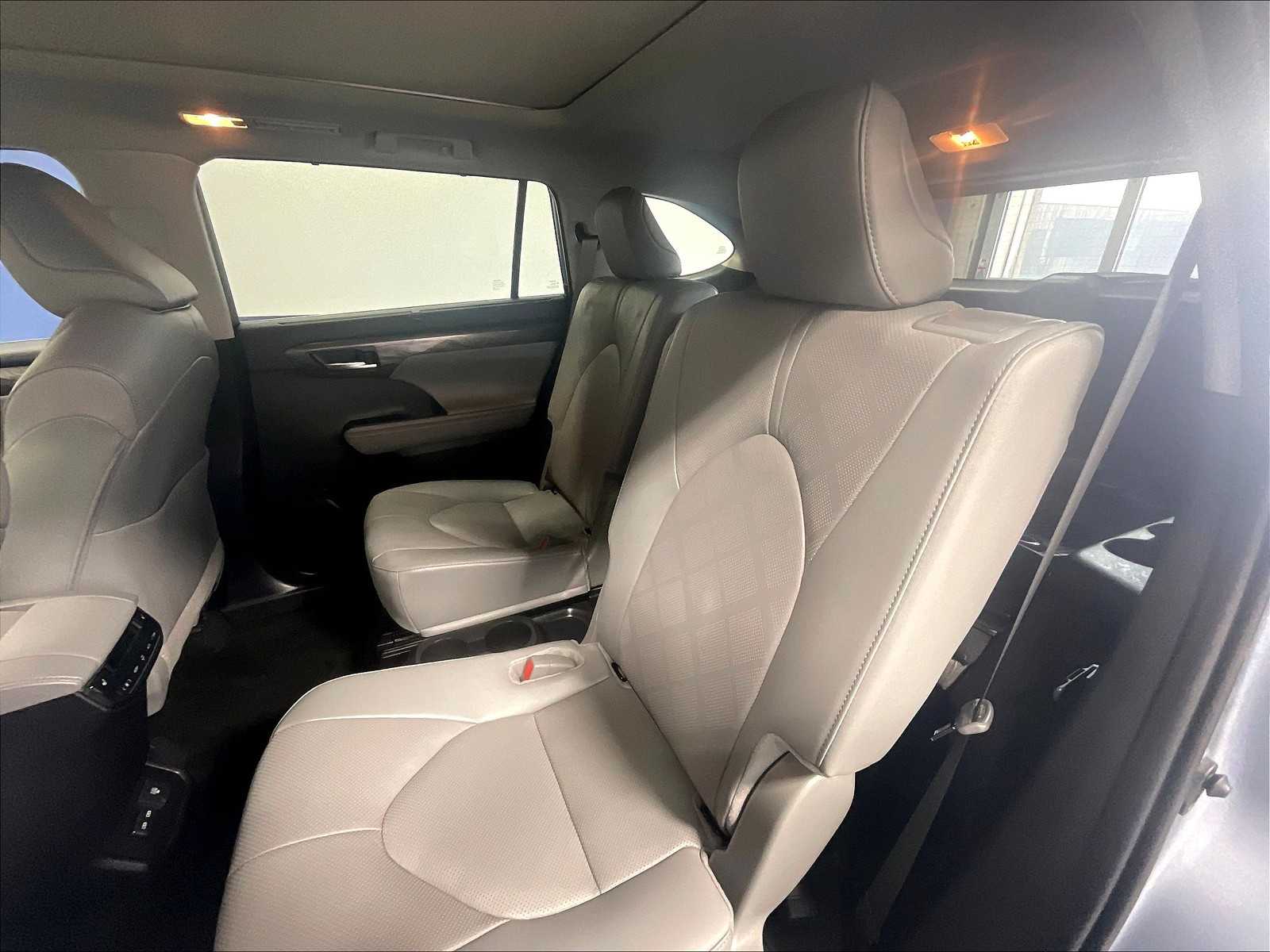 used 2024 Toyota Highlander car, priced at $49,394