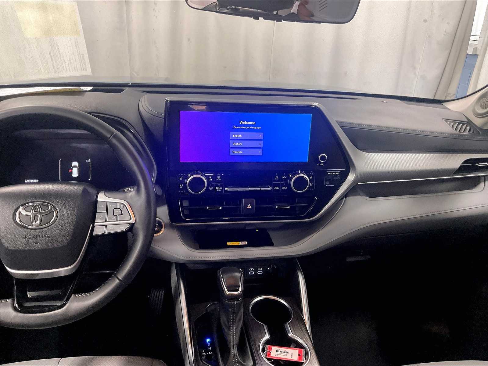 used 2024 Toyota Highlander car, priced at $49,394