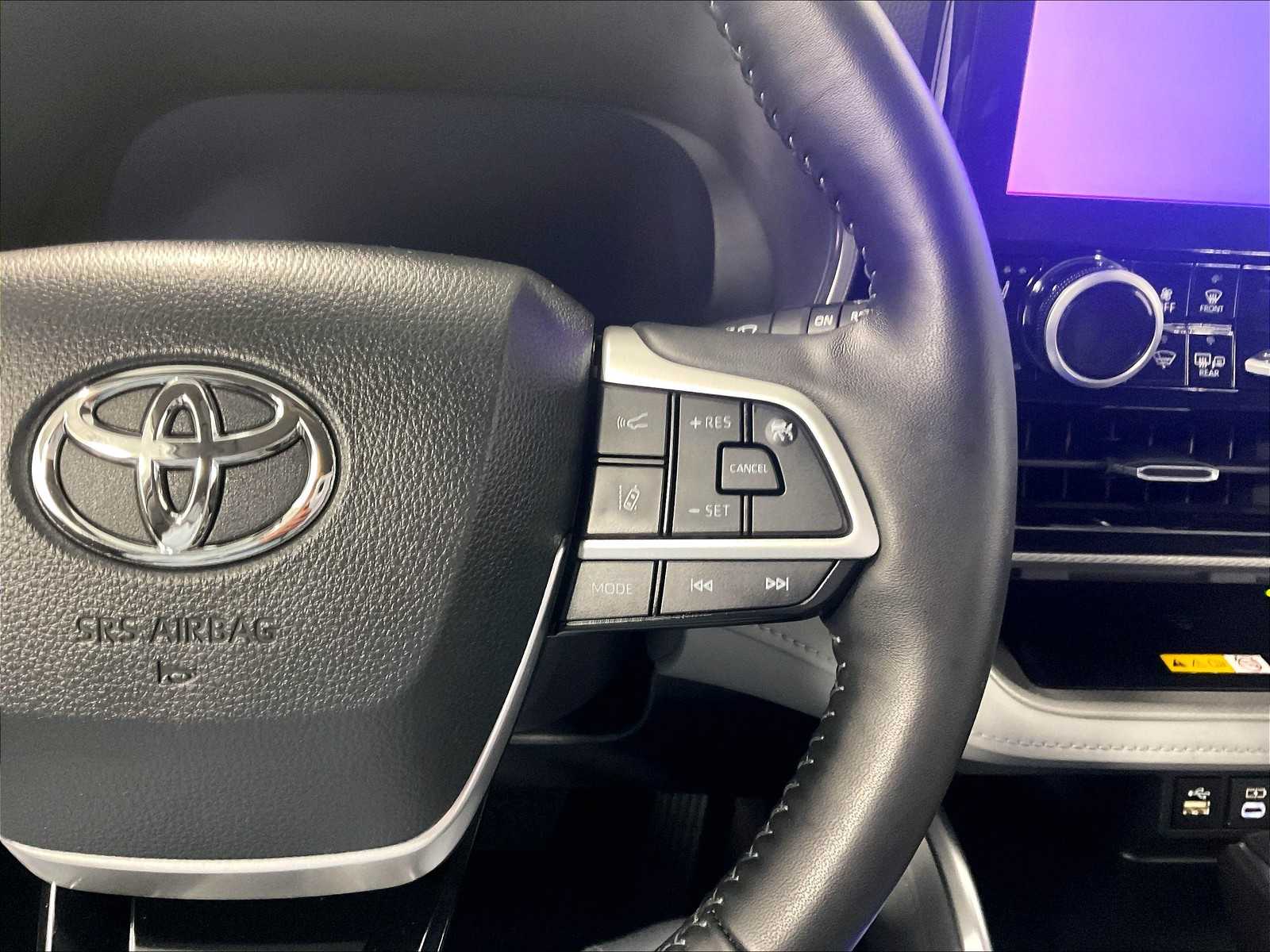 used 2024 Toyota Highlander car, priced at $49,394