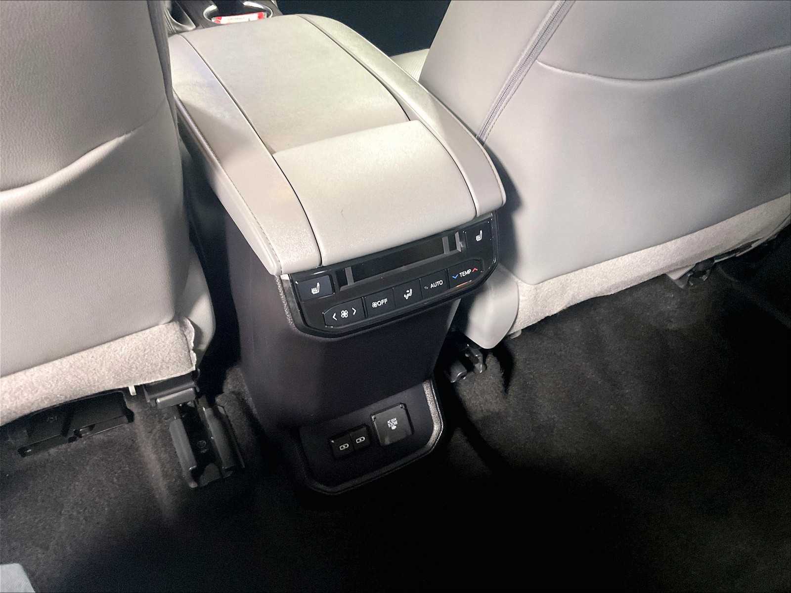 used 2024 Toyota Highlander car, priced at $49,394