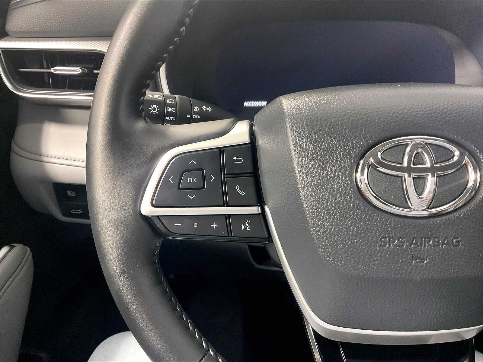 used 2024 Toyota Highlander car, priced at $49,394