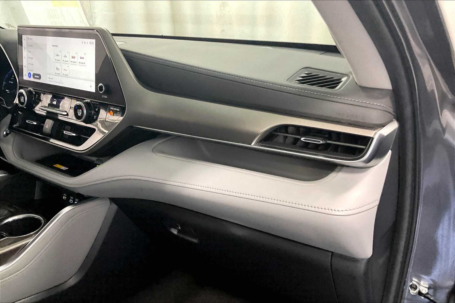 used 2023 Toyota Highlander car, priced at $42,988