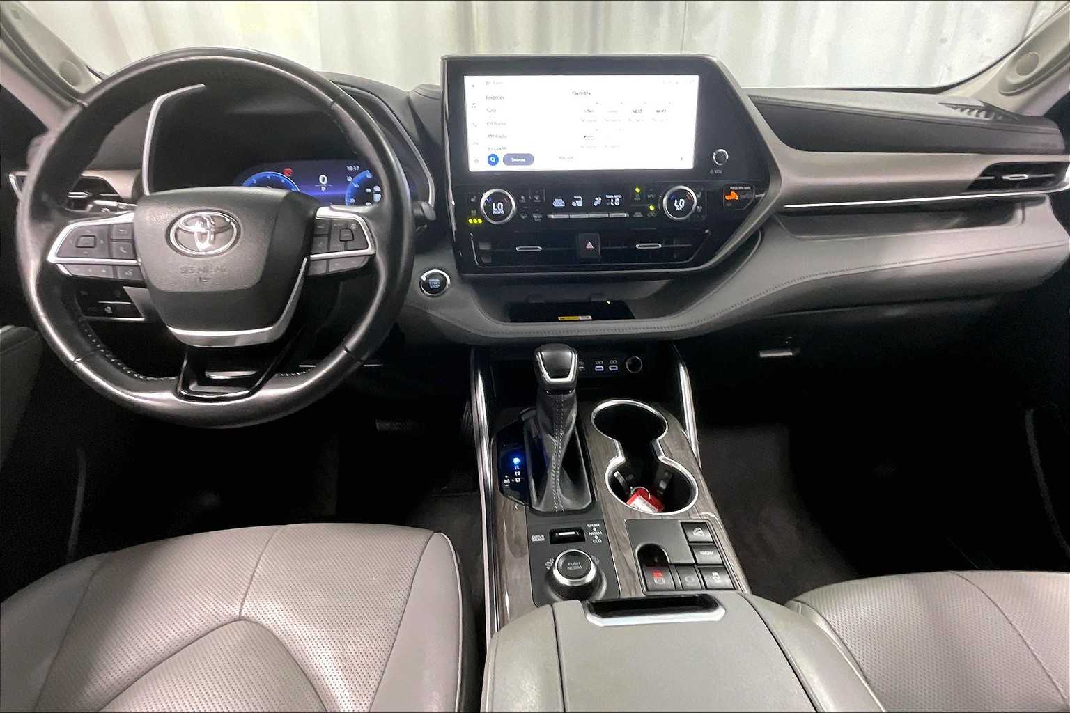 used 2023 Toyota Highlander car, priced at $42,988