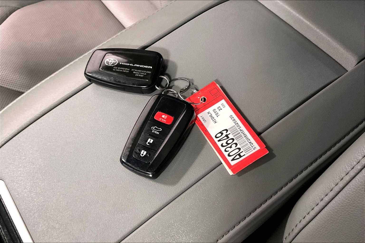 used 2023 Toyota Highlander car, priced at $42,988
