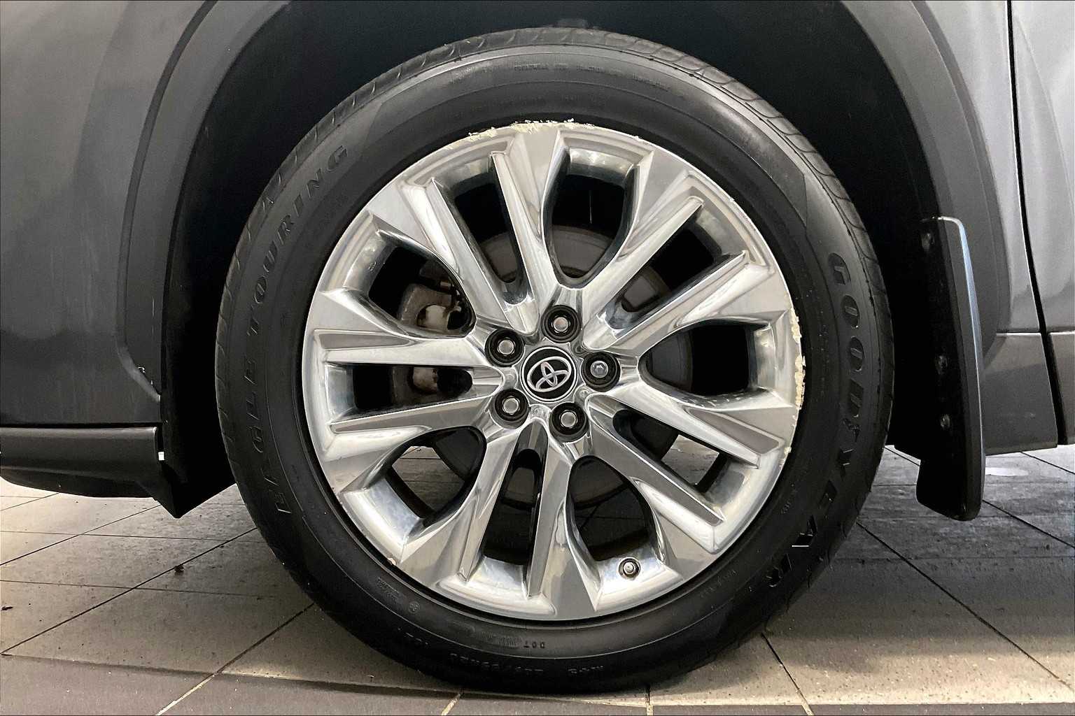 used 2023 Toyota Highlander car, priced at $42,988