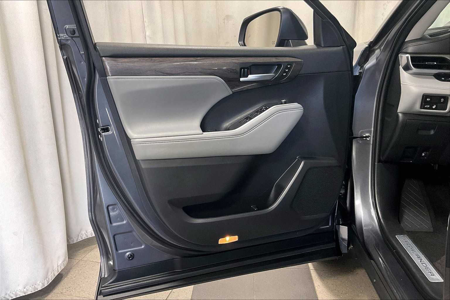 used 2023 Toyota Highlander car, priced at $42,988
