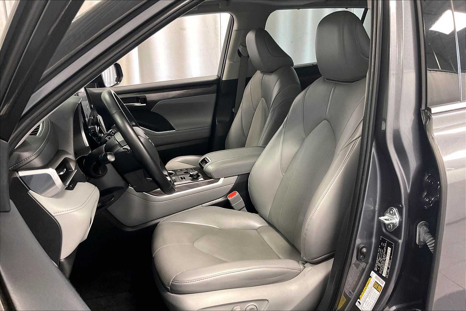 used 2023 Toyota Highlander car, priced at $42,988