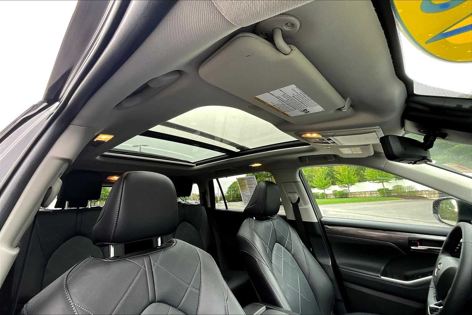 used 2024 Toyota Highlander car, priced at $50,998
