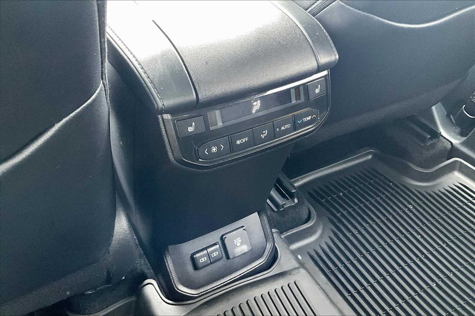 used 2024 Toyota Highlander car, priced at $50,998