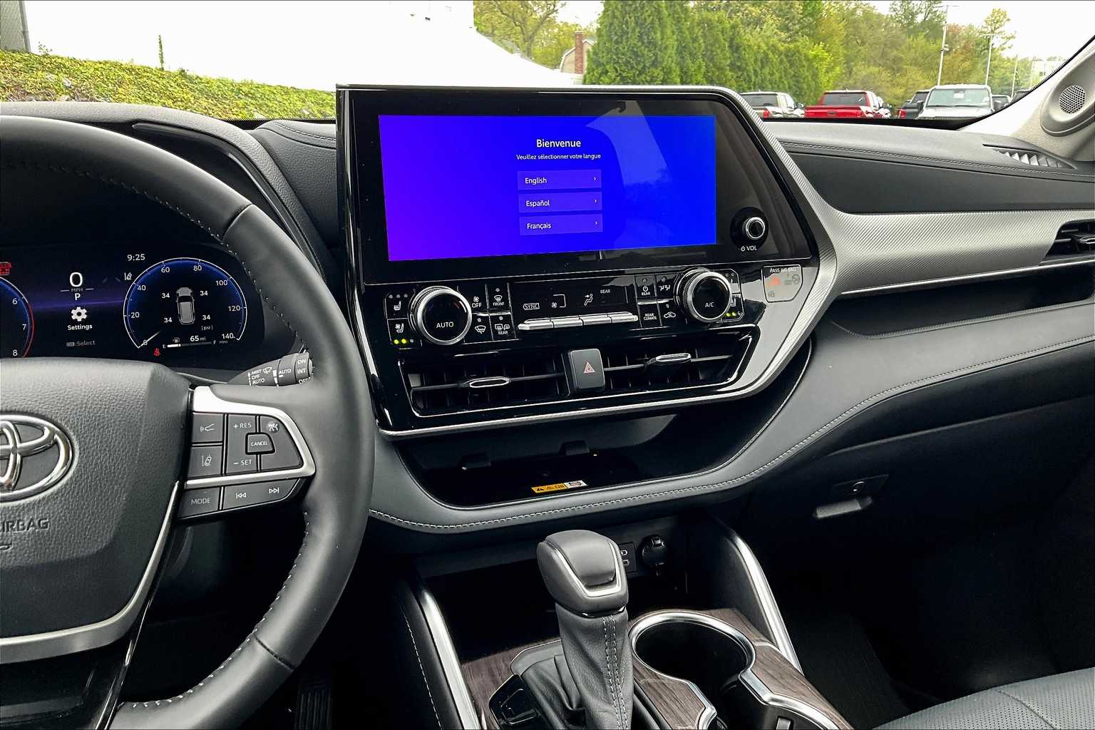used 2024 Toyota Highlander car, priced at $50,998