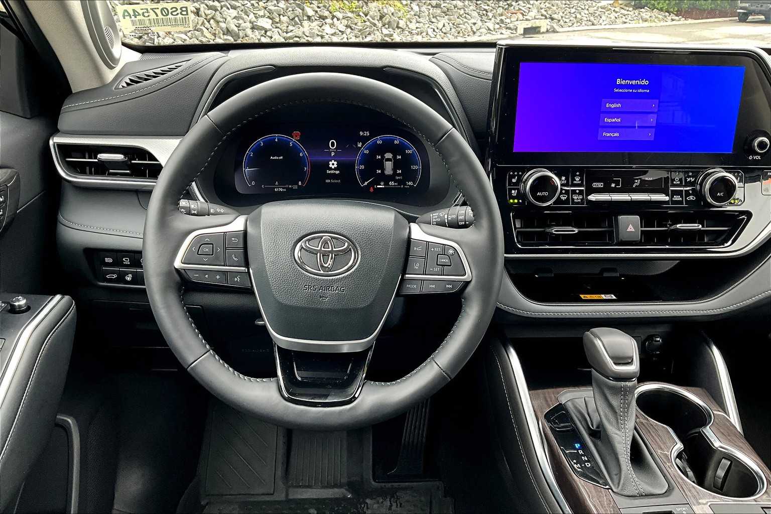used 2024 Toyota Highlander car, priced at $50,998