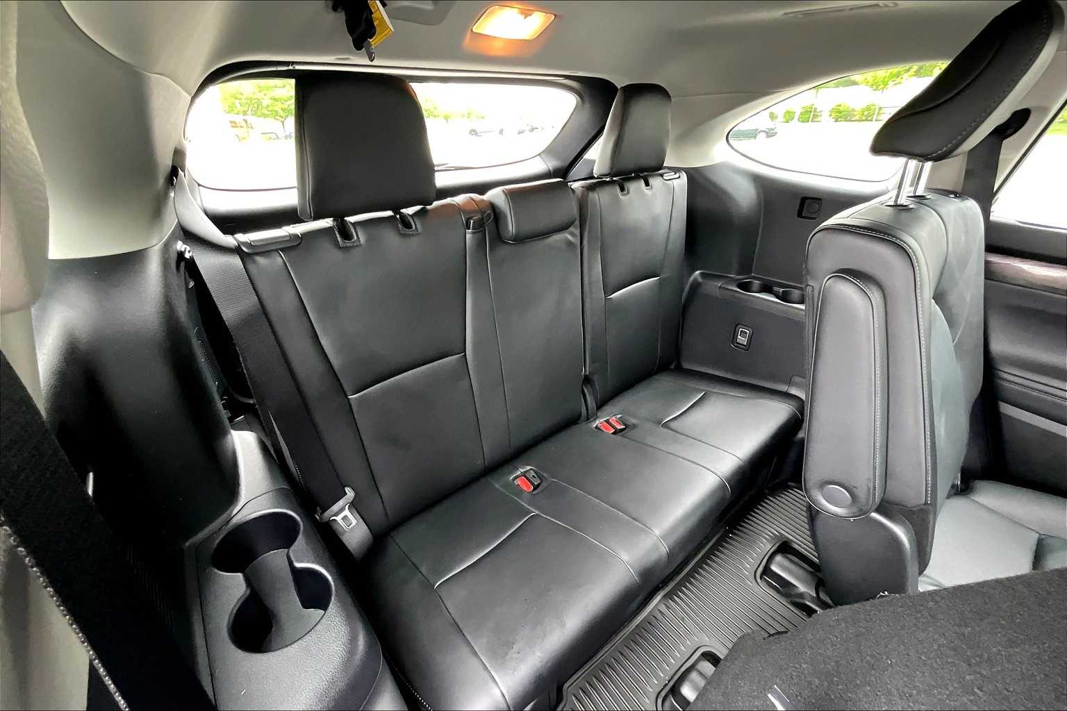 used 2024 Toyota Highlander car, priced at $50,998