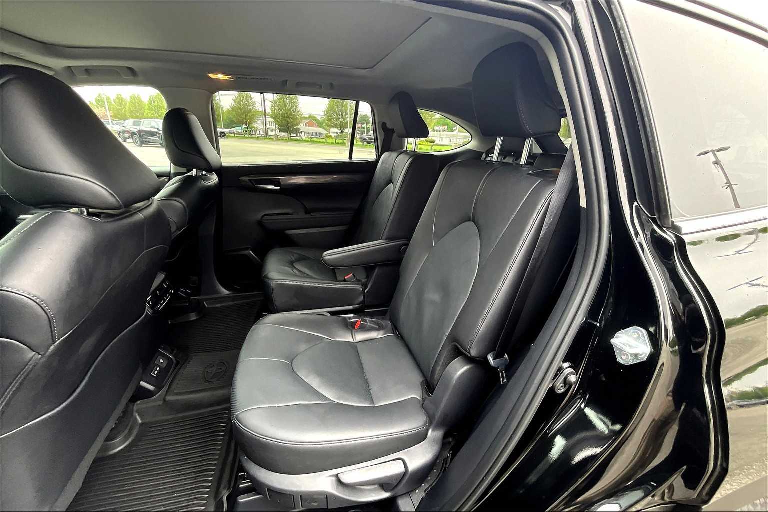 used 2024 Toyota Highlander car, priced at $50,998