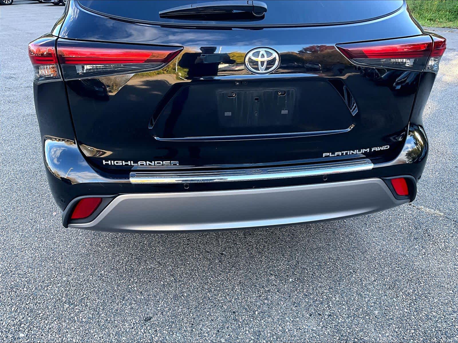 used 2024 Toyota Highlander car, priced at $46,987