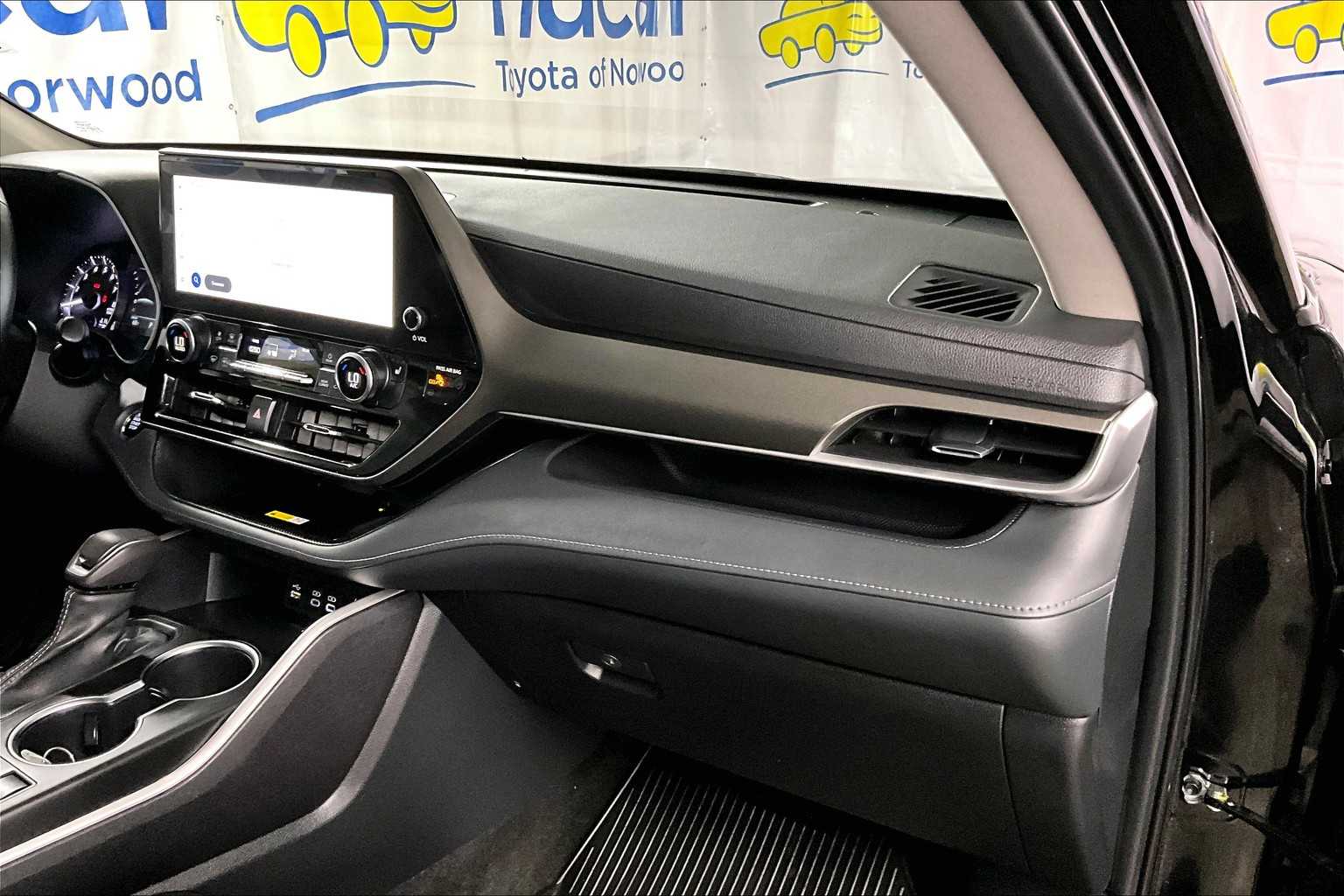 used 2023 Toyota Highlander car, priced at $38,019