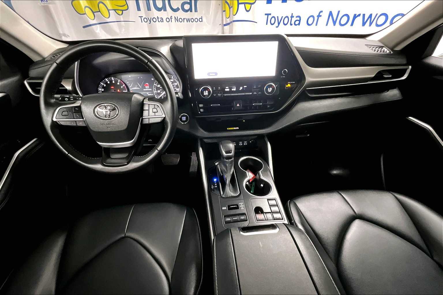used 2023 Toyota Highlander car, priced at $38,019
