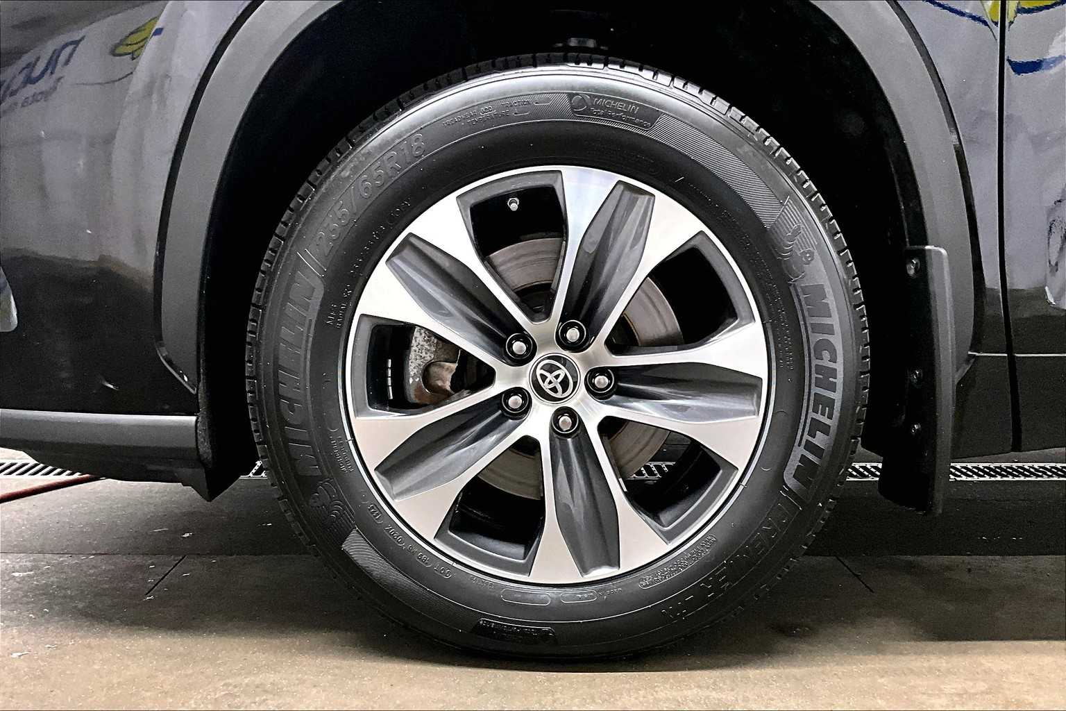 used 2023 Toyota Highlander car, priced at $38,019