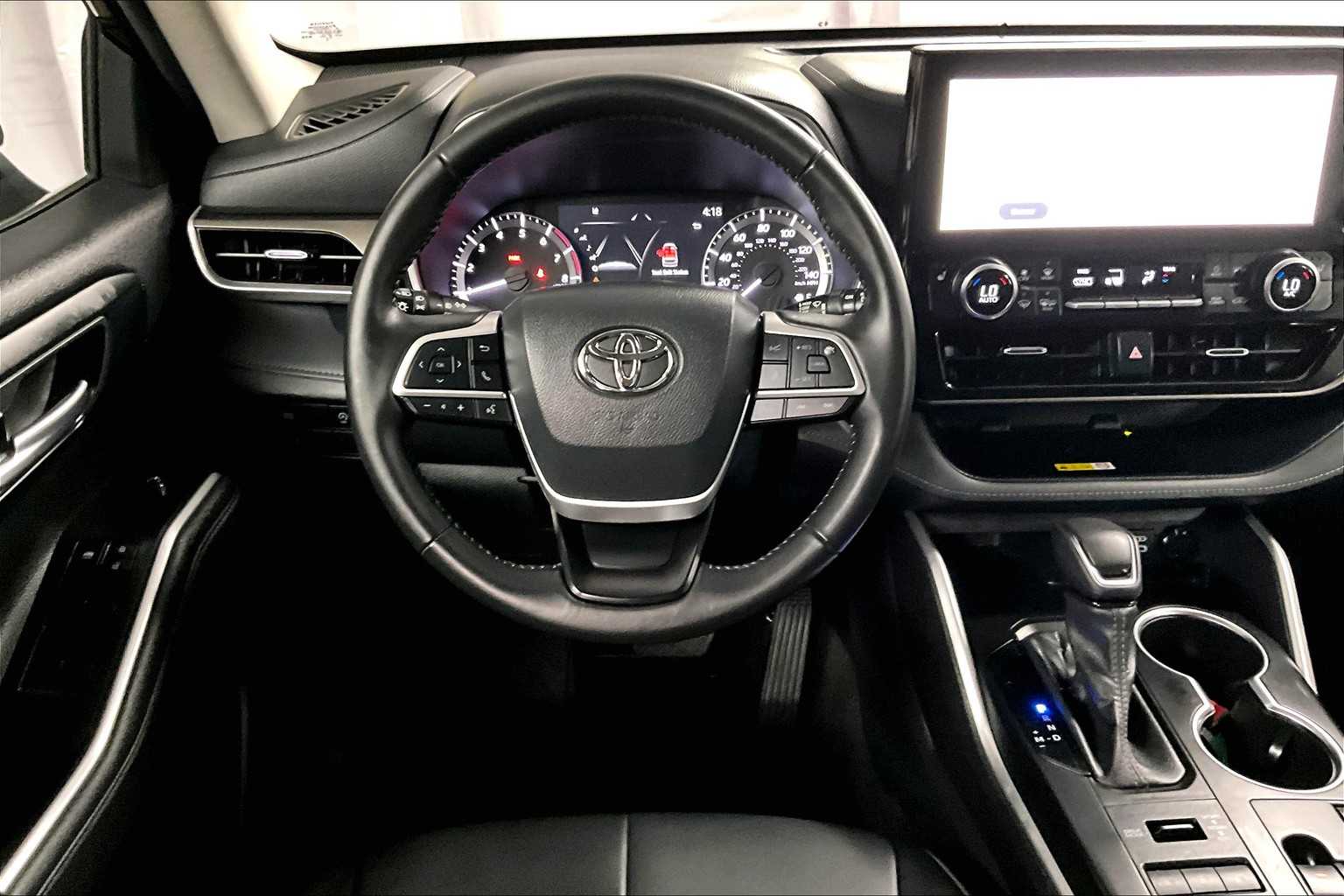 used 2023 Toyota Highlander car, priced at $38,019