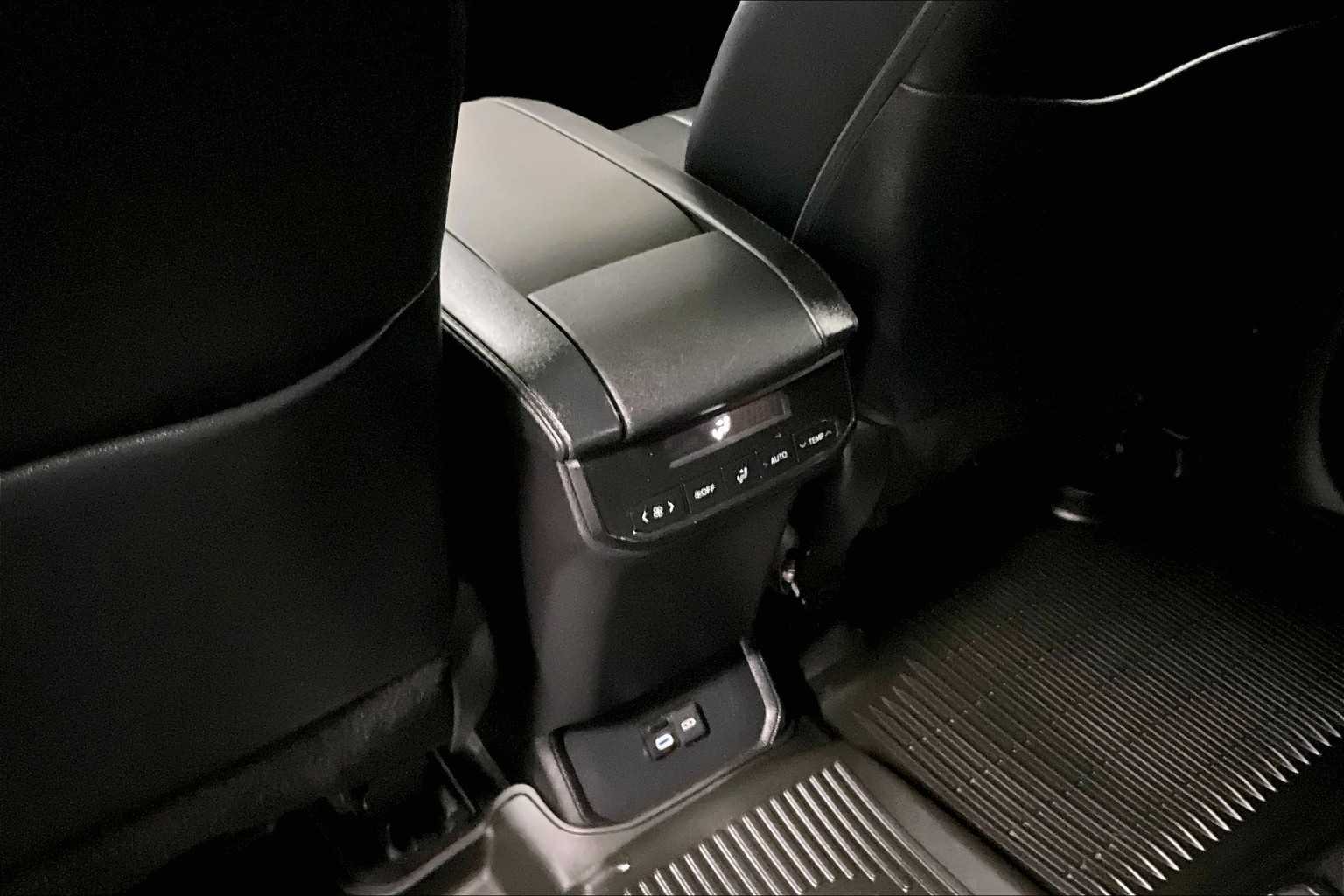used 2023 Toyota Highlander car, priced at $38,019