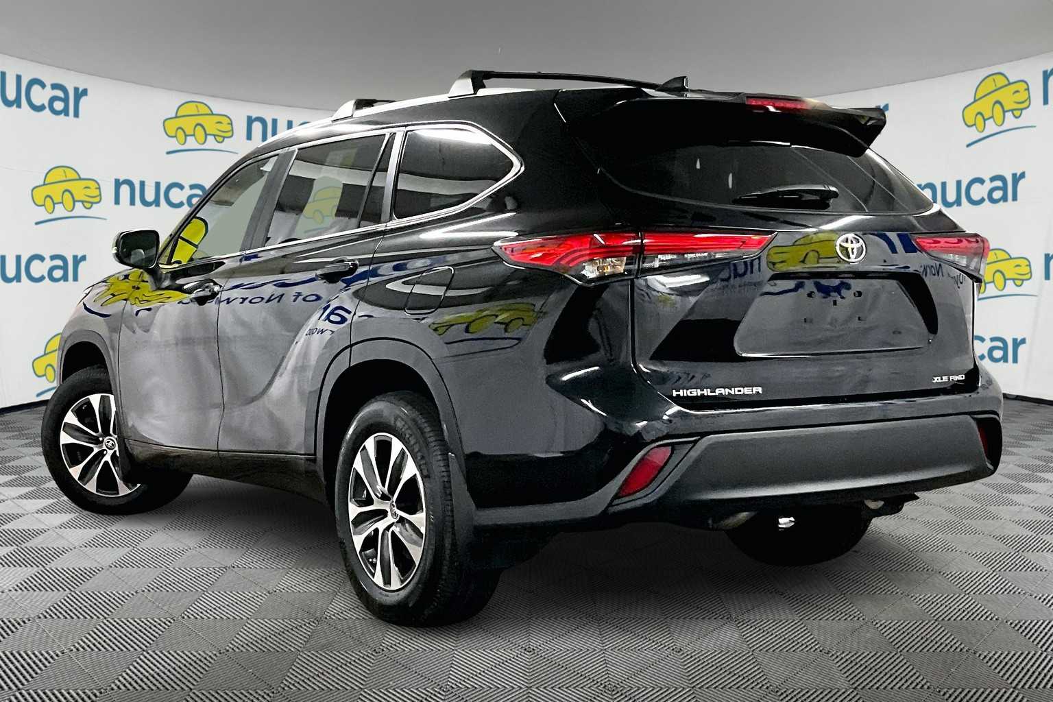 used 2023 Toyota Highlander car, priced at $38,019