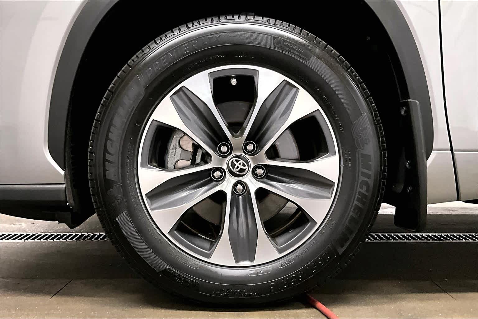 used 2024 Toyota Highlander car, priced at $42,690
