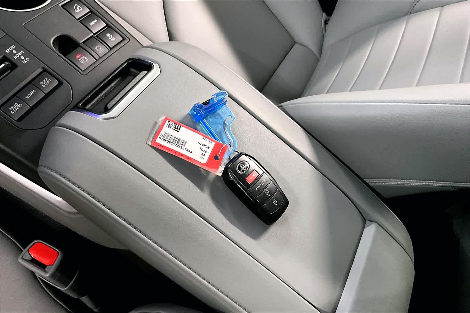 used 2024 Toyota Highlander car, priced at $42,690